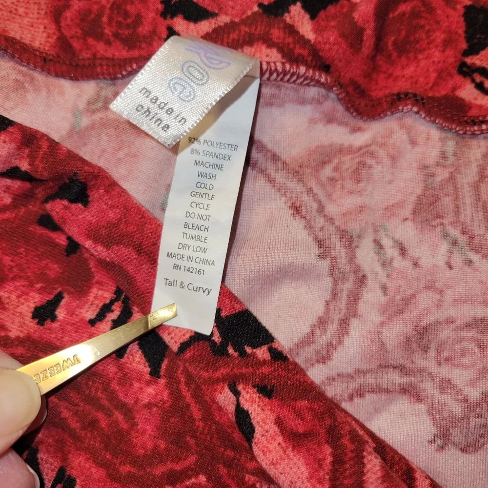 Lularoe hearts and roses Tall & Curvy leggings